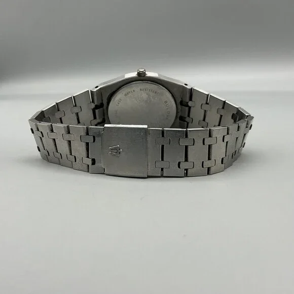 Vintage Bulova Royal Oak Men Watch 35mm Gray Waffle 1981 Date New Battery 7.75